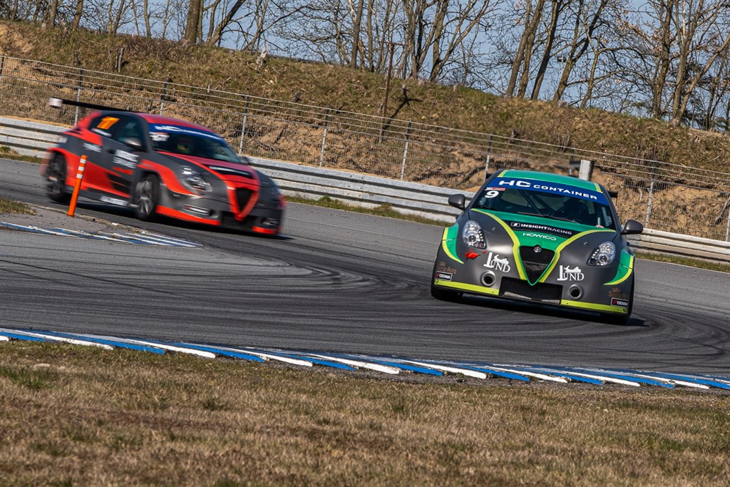 Insight Racing har opgraderet garagen med endnu en Alfa Romeo Giulietta til i år, og holdet tæller nu tre kørere i TCR Denmark. Mesterskabet er i øvrigt med sine 20 deltagere det næststørste nationale TCR-mesterskab i Europa - kun overgået af Italien.